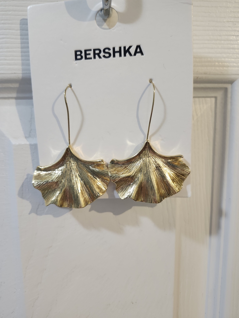 Gold Textured drop earrings